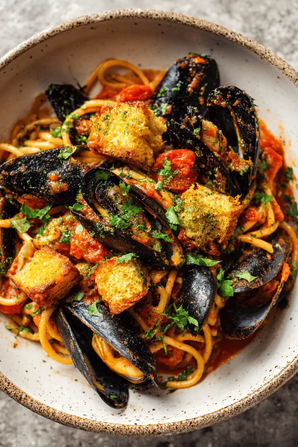 Bucatini Tomato Clams Twist