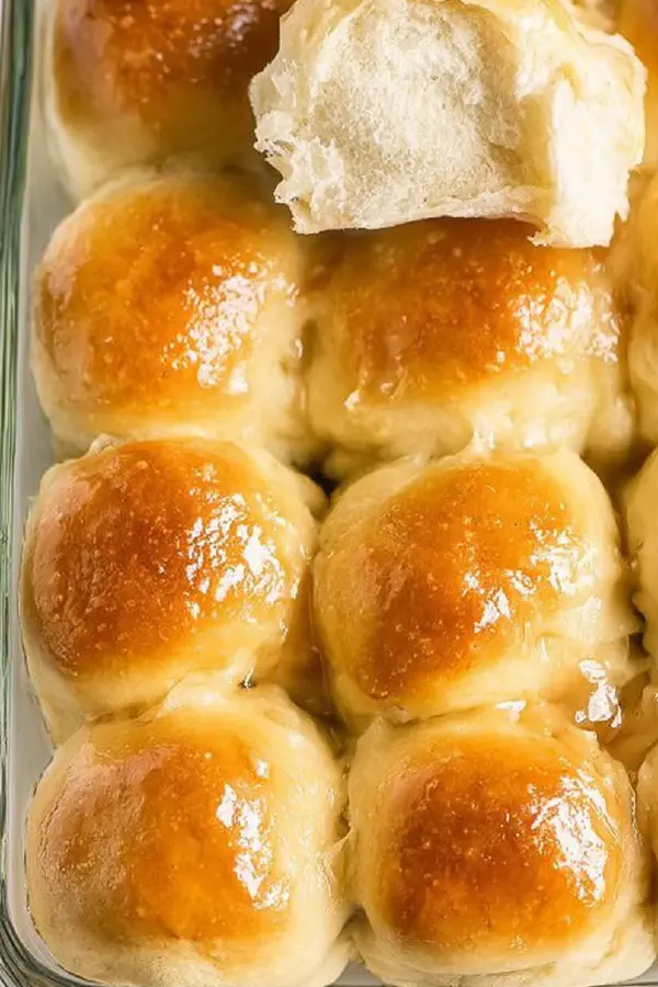 Buttery Dinner Rolls Twist
