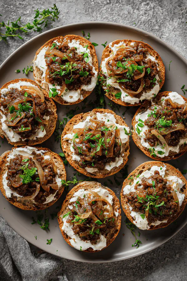 Caramelized Onion Beef Bagels