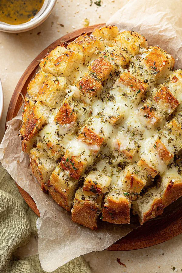 Cheesy Garlic Pull-Apart