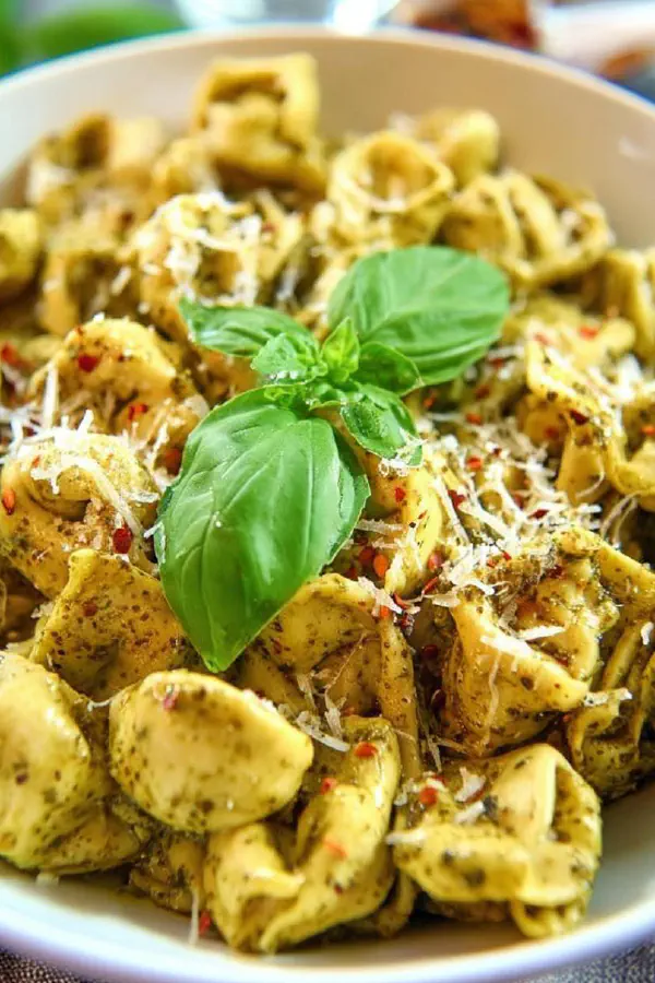Spinach Ricotta Tortellini Pesto